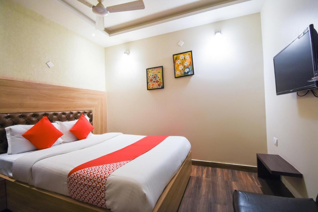 Oyo 64260 Hotel Rajnandini Hābra Eksteriør billede