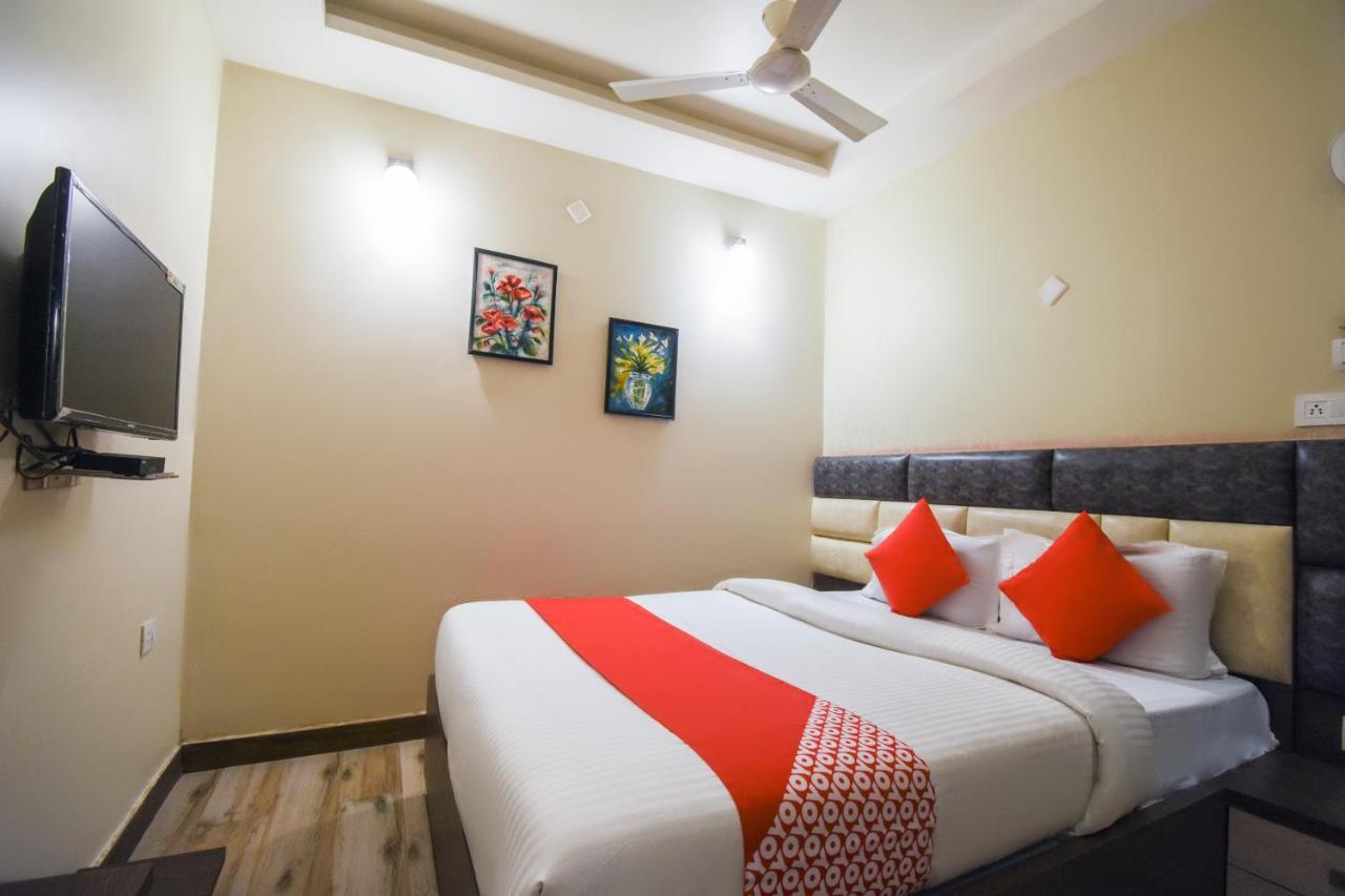 Oyo 64260 Hotel Rajnandini Hābra Eksteriør billede