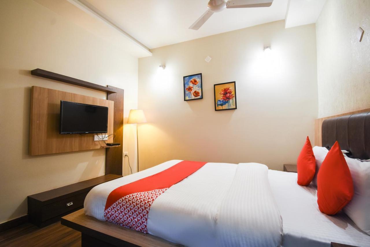Oyo 64260 Hotel Rajnandini Hābra Eksteriør billede